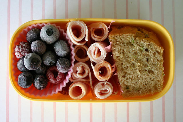 Preschooler bento with berries, turkey and banana bread