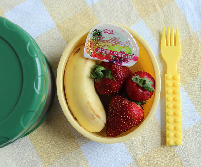 Pasta thermos, fruit and Asian jelly snack lunch