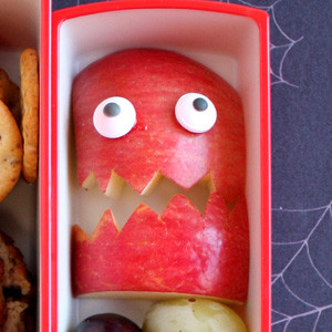 Scary apple monster -- plus 9 more fun Halloween lunch ideas