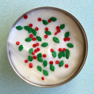 12 Ideas for Fun Christmas Lunches - yogurt with Christmas sprinkles